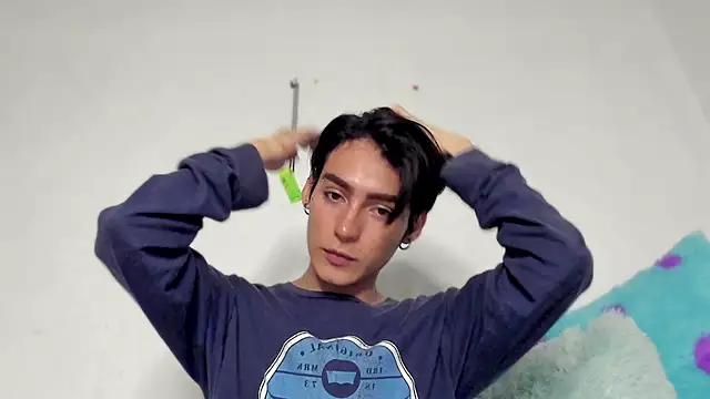 sebas rose online show from December 11, 12:45 am