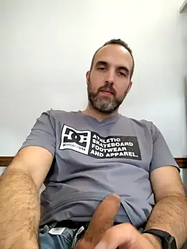 leon3875 online show from December 4, 3:30 pm