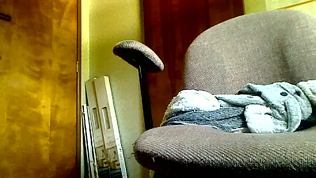 markluvskitty online show from April 15, 7:58 pm