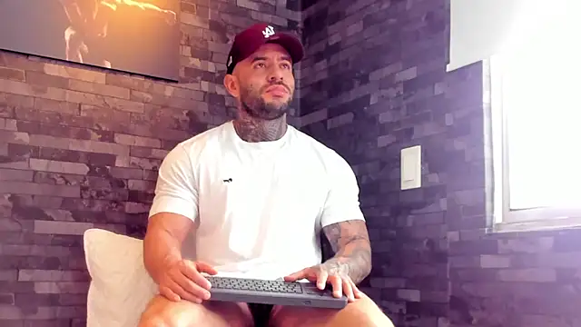 BruceDallas online show from February 2, 9:12 pm