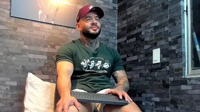 BruceDallas online show from March 15, 1:57 am