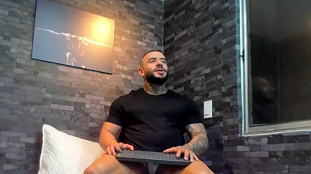 BruceDallas online show from December 2, 12:03 am