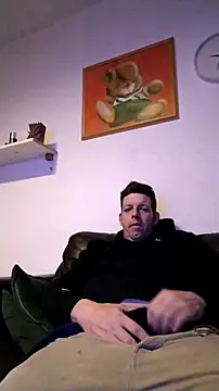 Knuffelstaaf123 online show from February 2, 9:45 pm