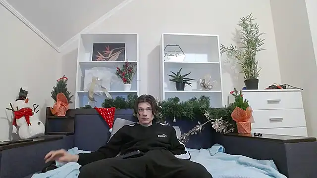 CalvinCay online show from December 30, 7:53 pm