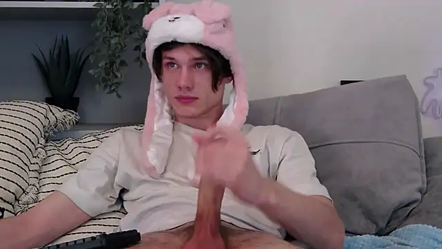 CalvinCay online show from December 10, 8:49 pm