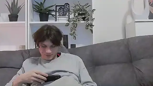 CalvinCay online show from March 10, 8:01 pm