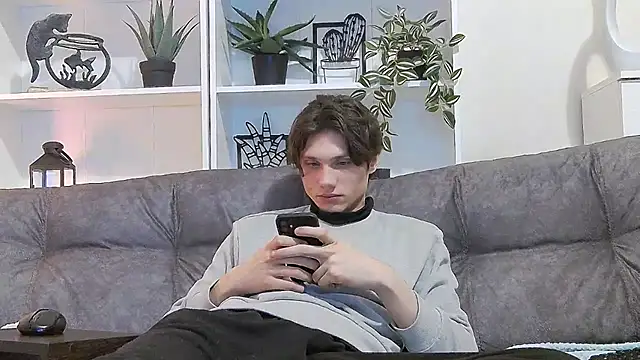 CalvinCay online show from March 9, 7:59 pm