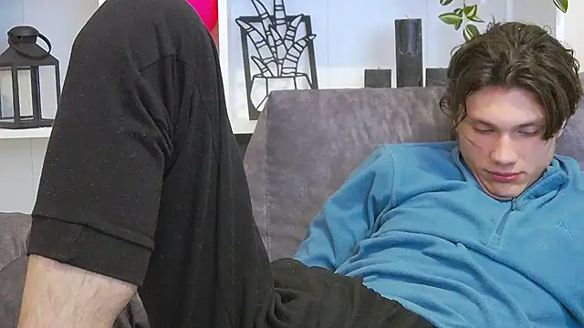 CalvinCay online show from February 25, 6:03 am