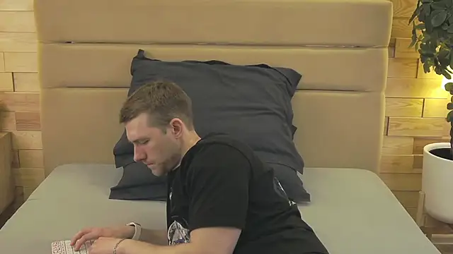 EthanPinkman online show from April 19, 4:01 am