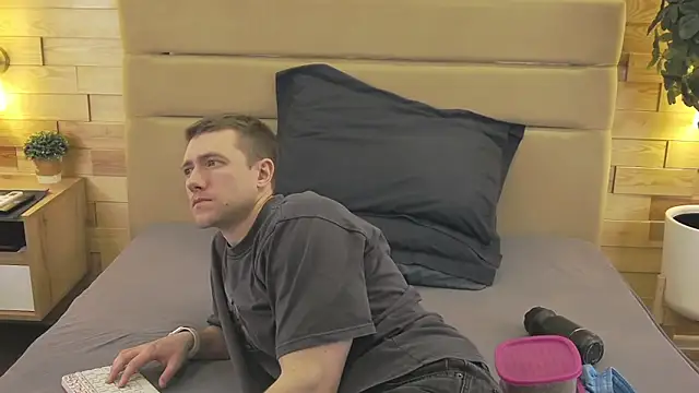 EthanPinkman online show from April 15, 4:56 am