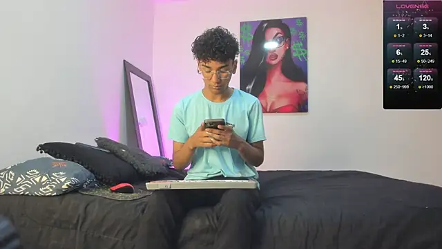 harrytwink18 online show from February 28, 3:04 pm