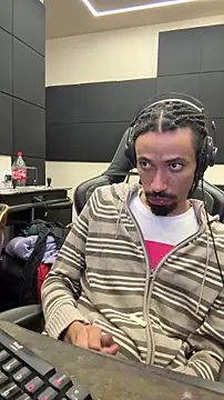 hotcamboy420 online show from January 7, 4:28 am