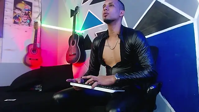 MagnusFrost online show from October 15, 9:50 am