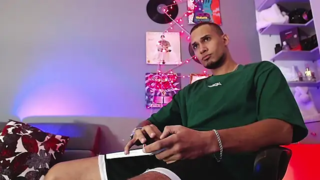 MagnusFrost online show from January 3, 4:22 am