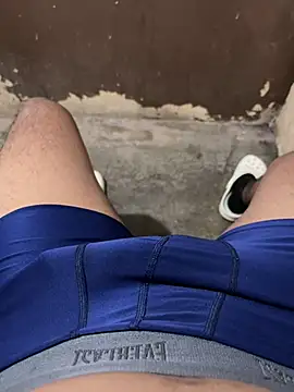 Snapshot of Luis455gomez chatting on December 11, 2:43 am Luis455gomez online show from December 11, 2:43 am