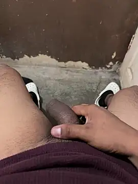 Snapshot of Luis455gomez chatting on December 31, 11:17 pm Luis455gomez online show from December 31, 11:17 pm