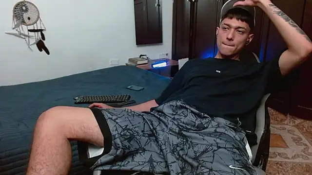 aaron blug online show from December 5, 11:12 pm