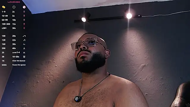 DilanJonnes  online show from March 3, 6:48 pm