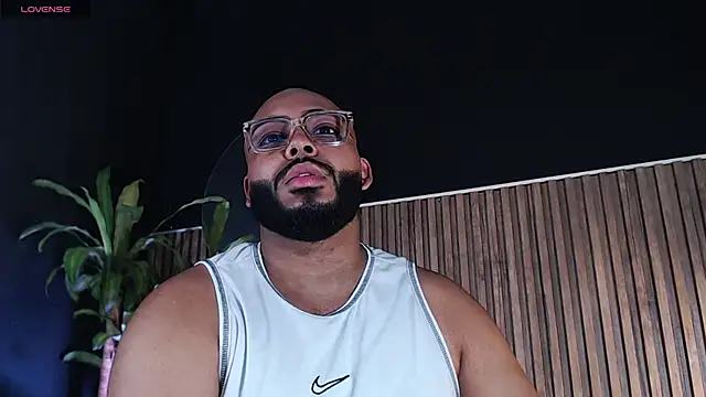 Snapshot of DilanJonnes_ chatting on December 31, 8:56 pm DilanJonnes  online show from December 31, 8:56 pm