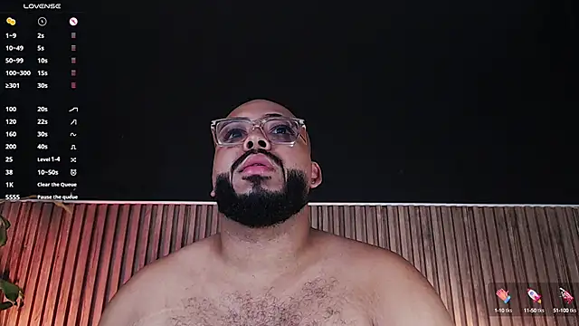 Snapshot of DilanJonnes_ chatting on March 22, 12:39 am DilanJonnes  online show from March 22, 12:39 am