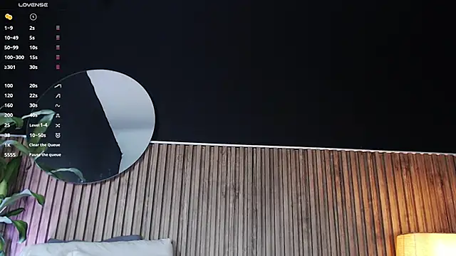 Snapshot of DilanJonnes_ chatting on December 6, 12:02 am DilanJonnes  online show from December 6, 12:02 am