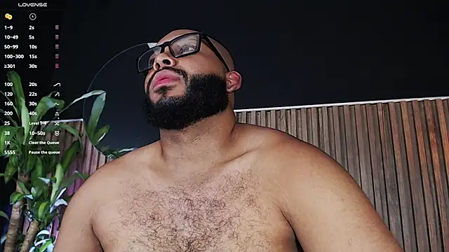 Snapshot of DilanJonnes_ chatting on December 5, 12:08 am DilanJonnes  online show from December 5, 12:08 am