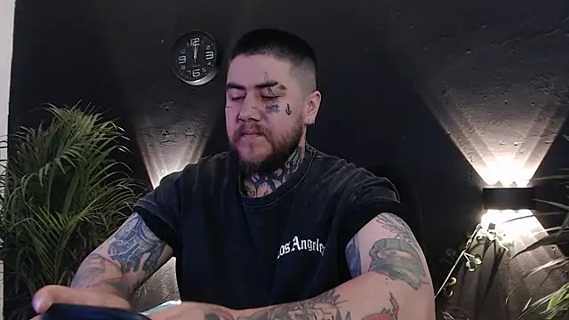 Ash gusbig online show from March 15, 1:18 pm