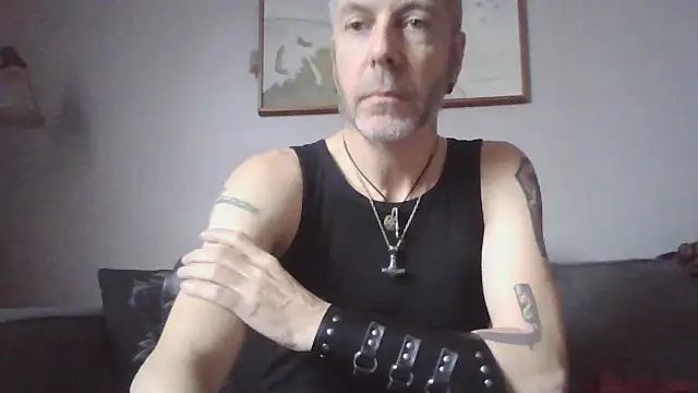 SHARPSkinhead online show from January 18, 8:41 am