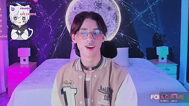 Snapshot of JasperCooper_ chatting on February 8, 1:44 pm JasperCooper  online show from February 8, 1:44 pm