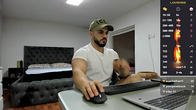 supermanboy94 online show from April 1, 6:26 am