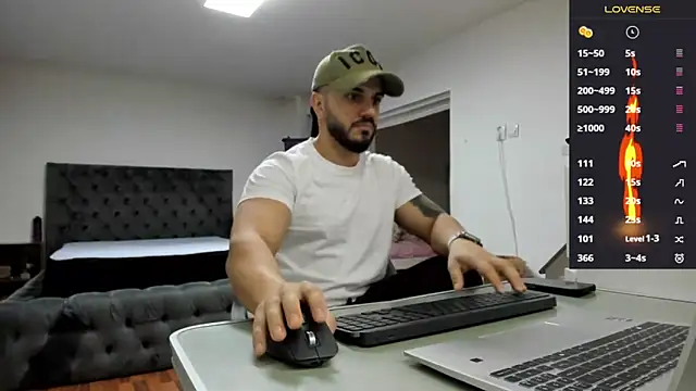 supermanboy94 online show from April 2, 6:21 am