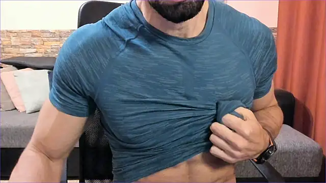 HotHunkTrainer online show from November 19, 8:47 am