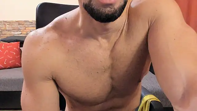 HotHunkTrainer online show from February 4, 9:15 am