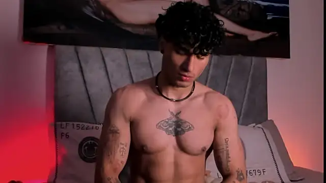 Thomas Fit1 online show from December 15, 3:36 am