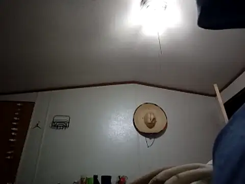 Xoc8  online show from December 18, 7:43 pm