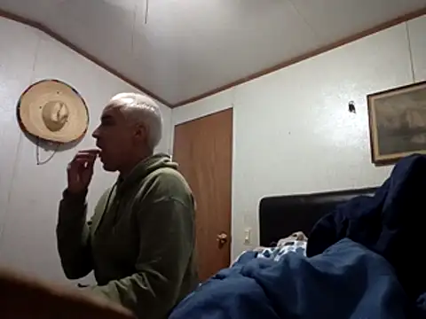 Xoc8  online show from December 15, 4:59 pm