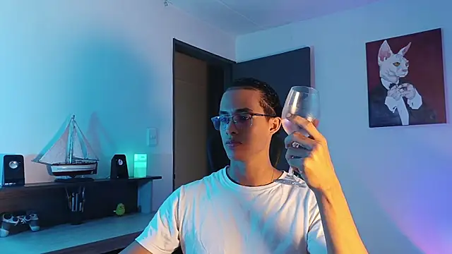 alejo x3 online show from December 2, 1:09 am