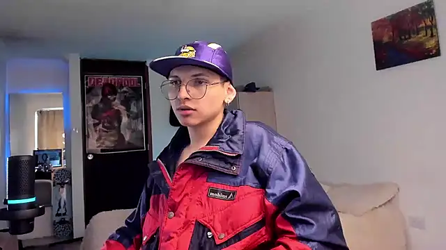 a lejandro 0 8 online show from December 7, 6:48 pm