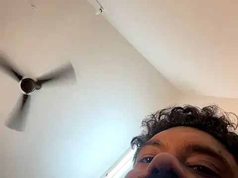 Snapshot of boypussyfist chatting on September 22, 6:18 pm boypussyfist online show from September 22, 6:18 pm