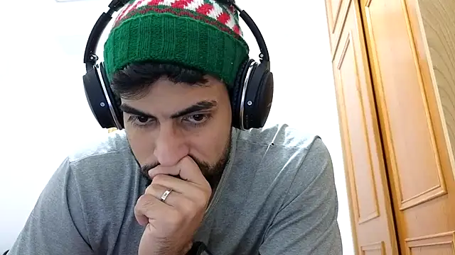 Snapshot of Jackyrose chatting on December 9, 12:23 am Jackyrose online show from December 9, 12:23 am