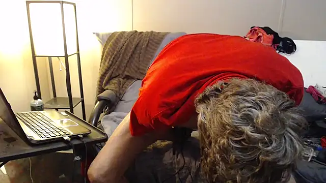 Snapshot of BurgawSub chatting on October 25, 10:55 pm BurgawSub online show from October 25, 10:55 pm