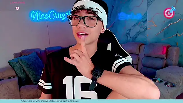 Niico Cruz online show from February 27, 10:42 pm