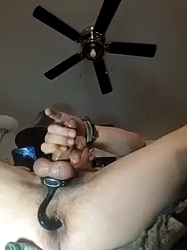 ILive2plezz online show from April 2, 9:00 pm