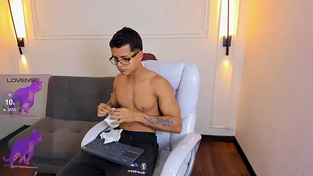 Paradise boy s online show from March 21, 2:32 pm