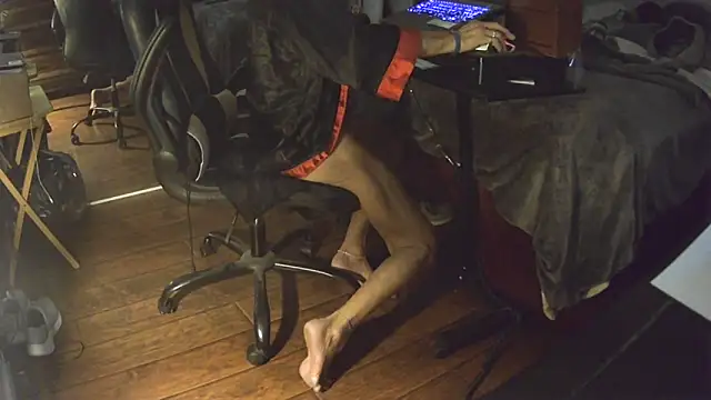 Snapshot of flasher15 chatting on March 18, 9:54 pm flasher15 online show from March 18, 9:54 pm