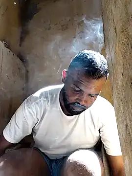 Snapshot of ListedLoin chatting on October 6, 10:42 am ListedLoin online show from October 6, 10:42 am