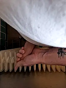 joycock8 online show from January 3, 9:04 am