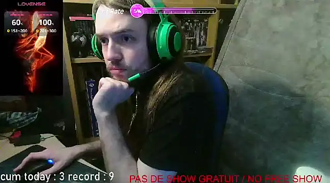 nicolasdumand21 online show from December 11, 3:55 pm