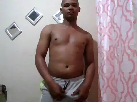 Snapshot of Pineda-301193 chatting on October 25, 12:29 pm Pineda-301193 online show from October 25, 12:29 pm