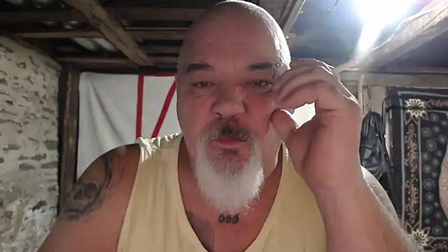 Newfiesausage1972 online show from November 30, 9:00 am